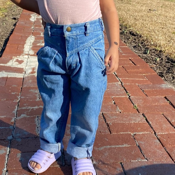 Light Blue Jeans - Picture 3 of 5